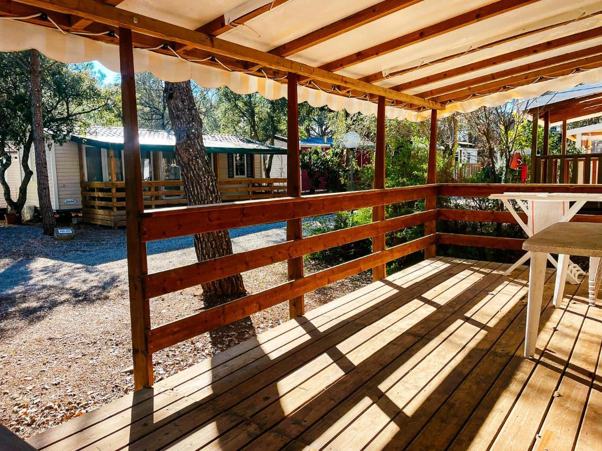 3 Bedroom Chalets Camping Lei Suves - Joycasa Roquebrune-sur Argens Exteriér fotografie